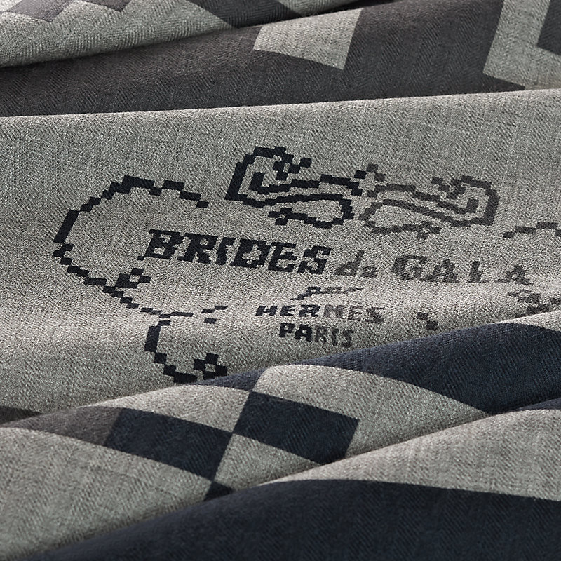 【美品】HERMES ハイブランド ドット シルク100% Brides de Gala Pixel scarf 100 | Hermès USA
